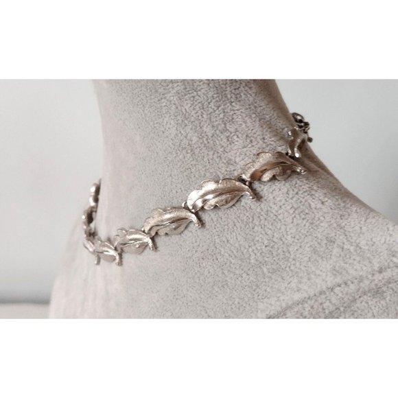 Karu Arke Jewelry Vintage Signed Karu Arke Brushed Silvertone Leaf